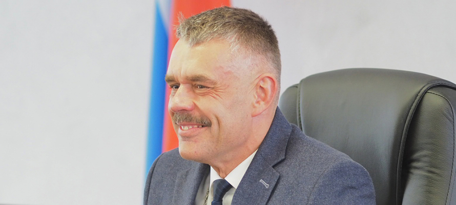 «Успеть за его самокатом»: глава Карелии поздравил с днем рождения мэра Петрозаводска