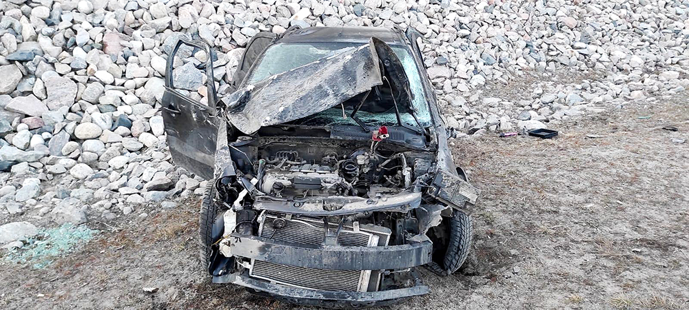 Виновник ДТП на трассе в Карелии бросил двух пострадавших в перевернутом автомобиле