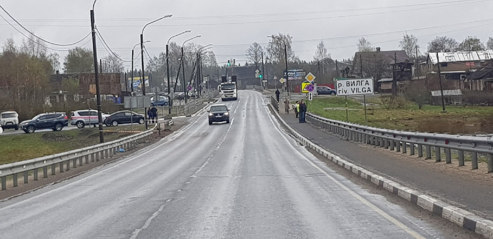 Движение на подтопленной трассе у деревни Вилга в Карелии полностью восстановлено