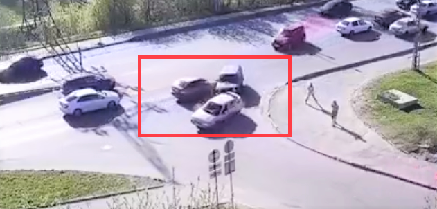 Авария с участием трех автомобилей произошла в Петрозаводске (ВИДЕО)