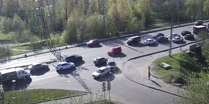 Три автомобиля столкнулись в Петрозаводске в вечерний "час пик" (ВИДЕО)