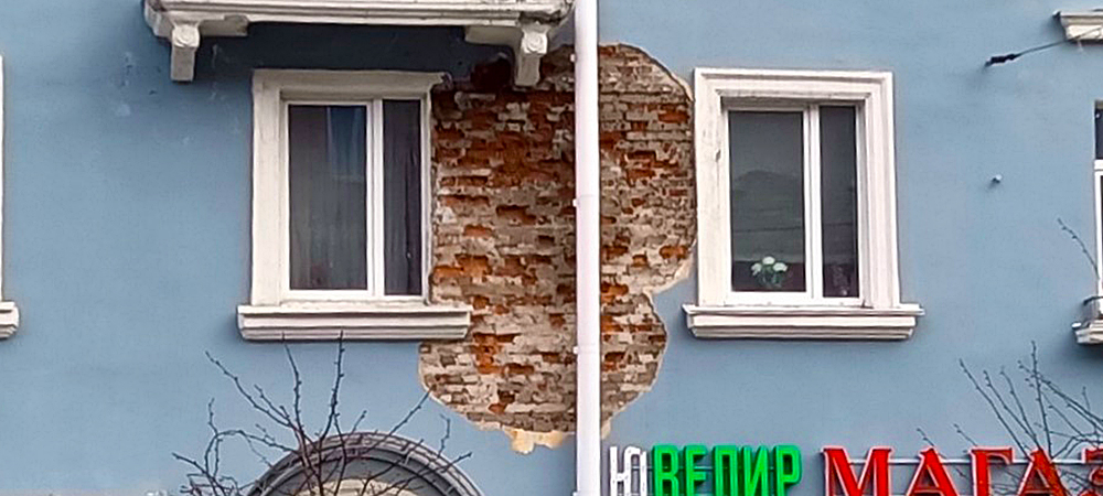 Обновленный фасад дома в центре Петрозаводска изуродовали ради безопасности