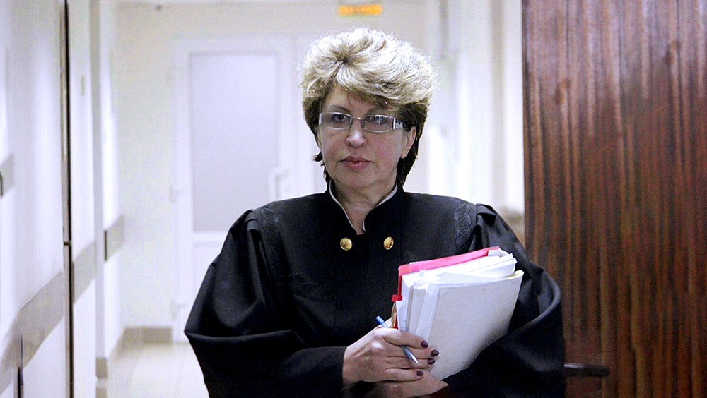 В Карелии уходит в отставку известная судья Марина Носова