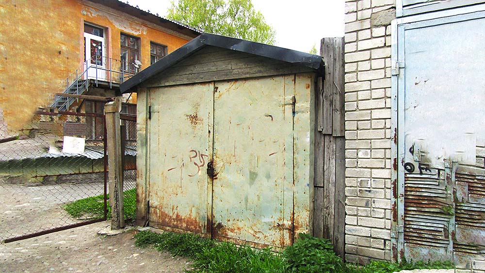 Еще один гараж пойдет под снос на Голиковке в Петрозаводске