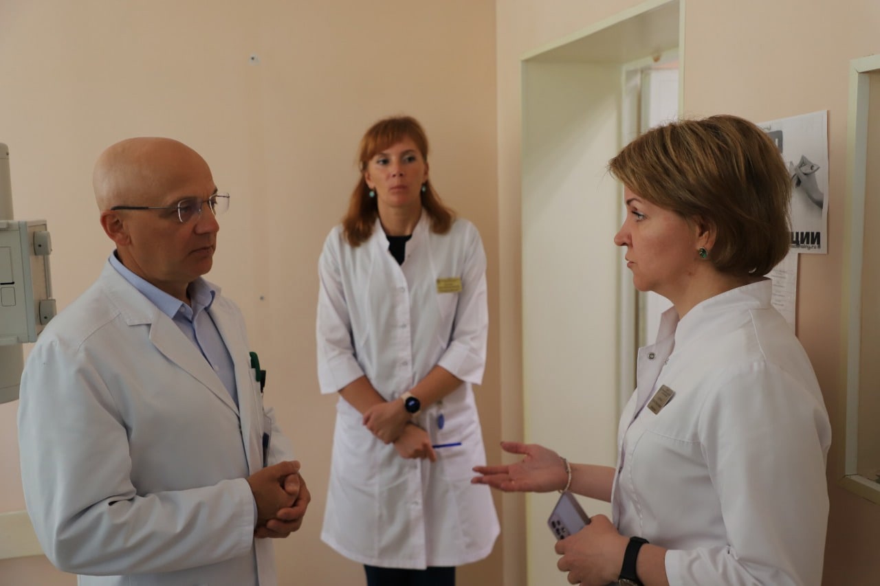 Элиссан Шандалович: Молодые врачи получат колоссальный опыт в Медвежьегорской ЦРБ