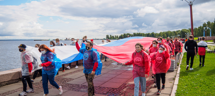 В Петрозаводске пройдет шествие с флагом России