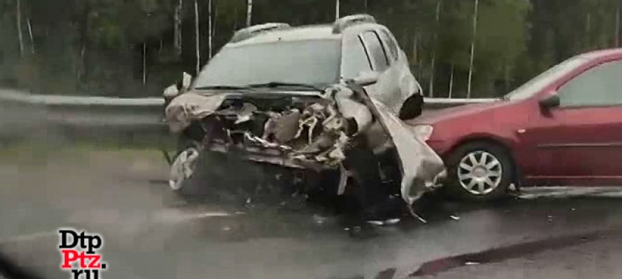 Столкновение фуры и двух легковых автомобилей произошло под Петрозаводском (ФОТО)
