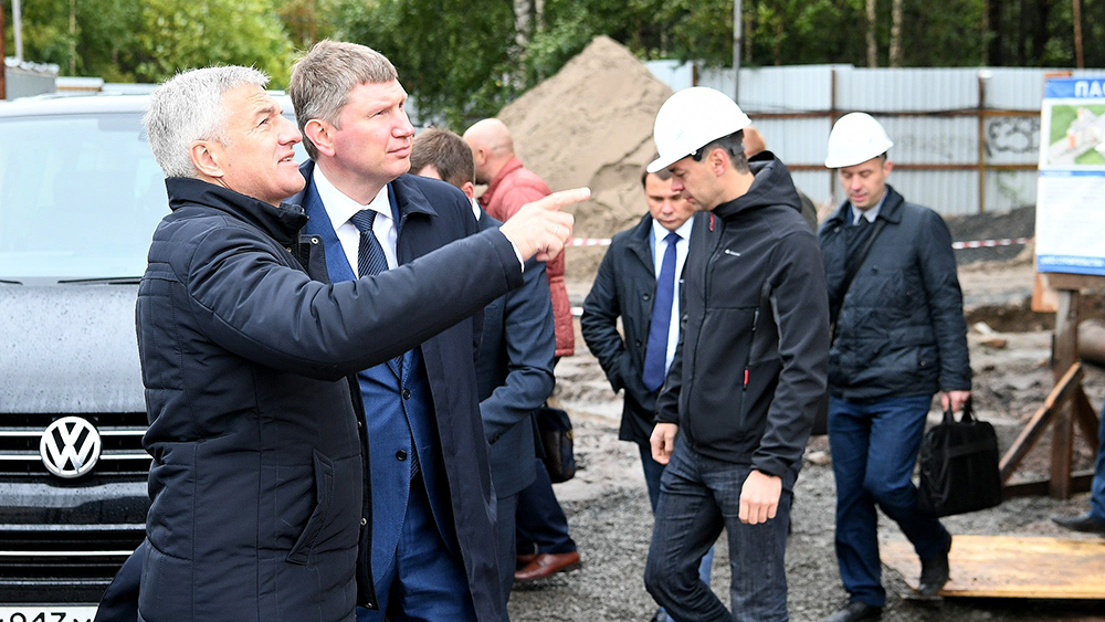 Парфенчиков показал главе Минэка России, как строится здание бюро Судмедэкспертизы в Карелии