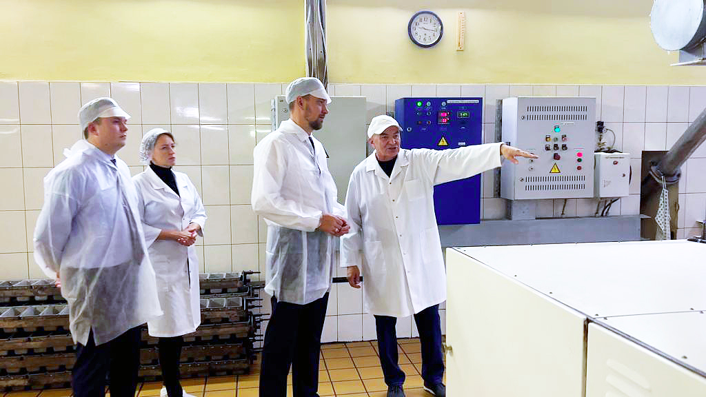 Андрей Рогалевич и Ройне Изюмов посетили Петрозаводский хлебокомбинат