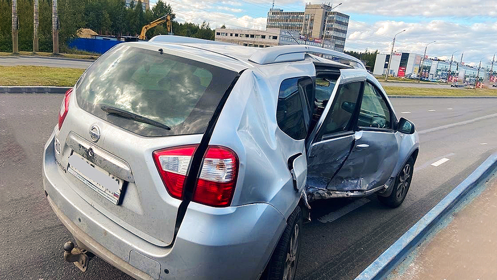 Жесткая авария произошла на оживленной магистрали Петрозаводска (ФОТО)