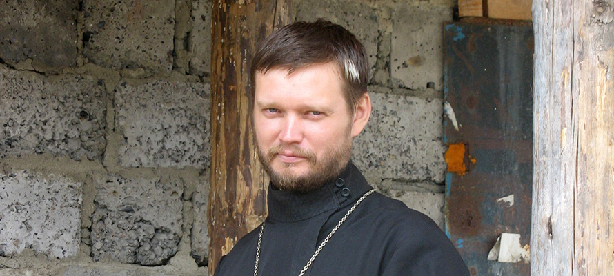 «Курить — бесам кадить»: в Петрозаводске отец Савандер рассказал о ситуации с курением в среде священников