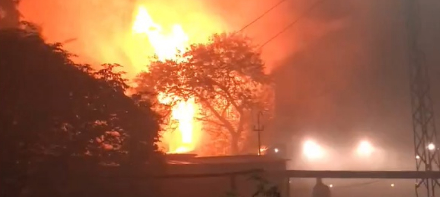 Деревянный дом сгорел в Петрозаводске – спасены 9 человек (ВИДЕО)