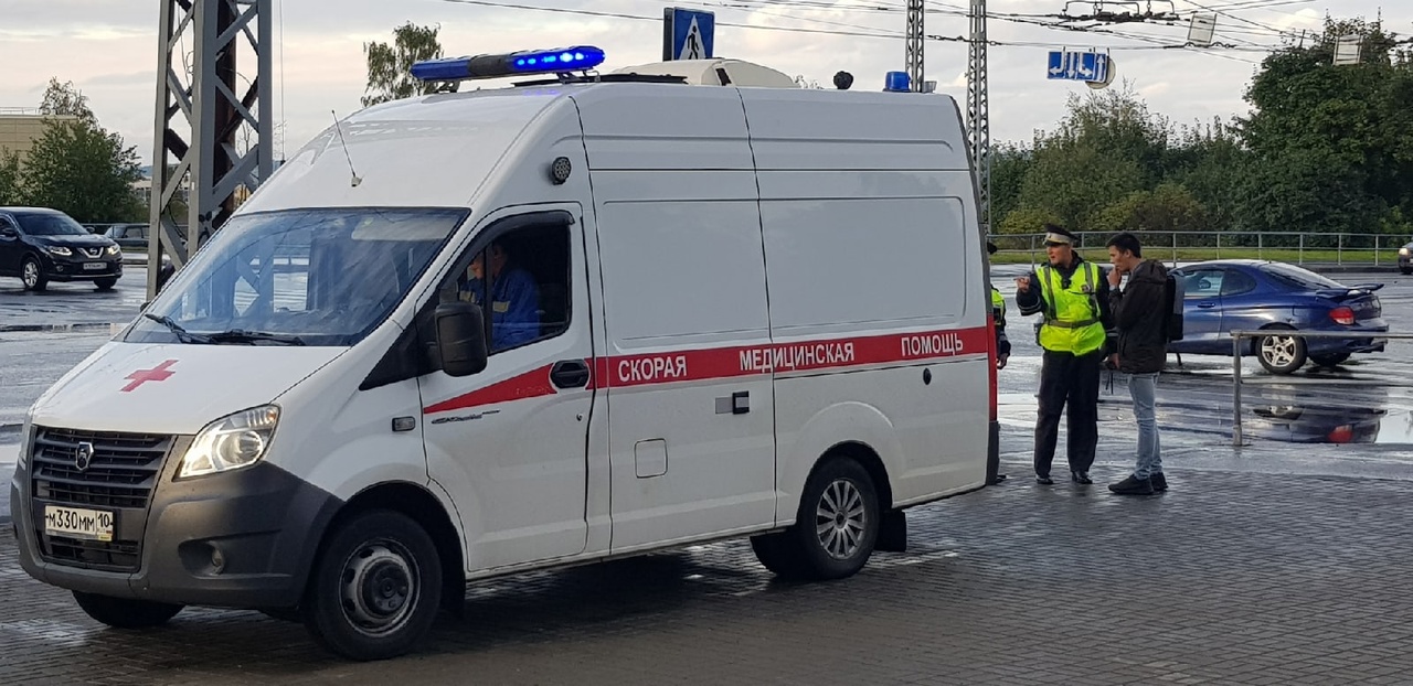 Появилось видео аварии в Петрозаводске, где спорткар сбил 17-летнюю девушку (ВИДЕО)