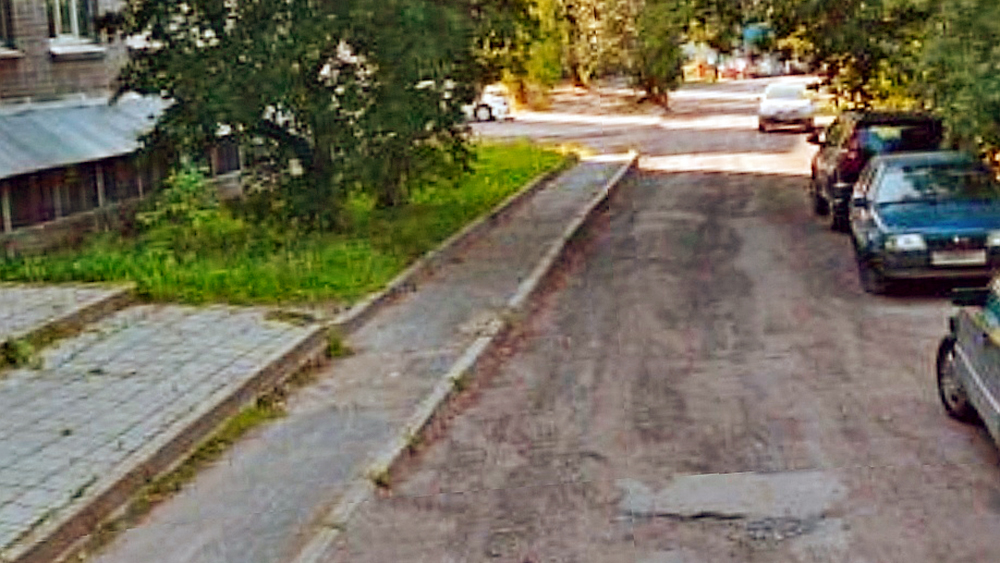 Разбитую дорогу до лицея №40 в Петрозаводске отремонтируют в октябре