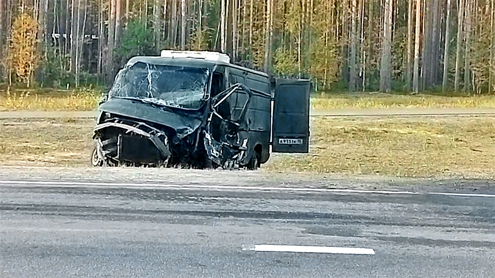 Женщина-водитель за рулем фургона пострадала в аварии на трассе «Кола» в Карелии (ВИДЕО)