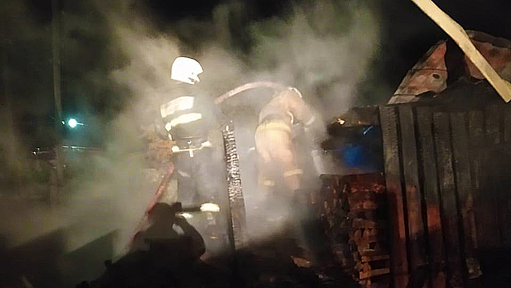 Пожарные в Карелии спасли жилой дом от огня (ФОТО)