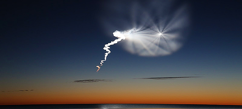 Непонятный объект осветил небо над Онежским озером в Карелии (ФОТО)