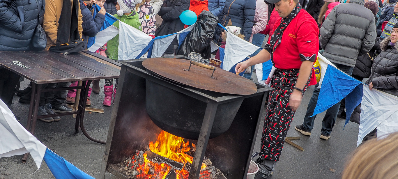 Взвар, приготовленный по секретному рецепту, разольют гостям 4 ноября на площади в Петрозаводске