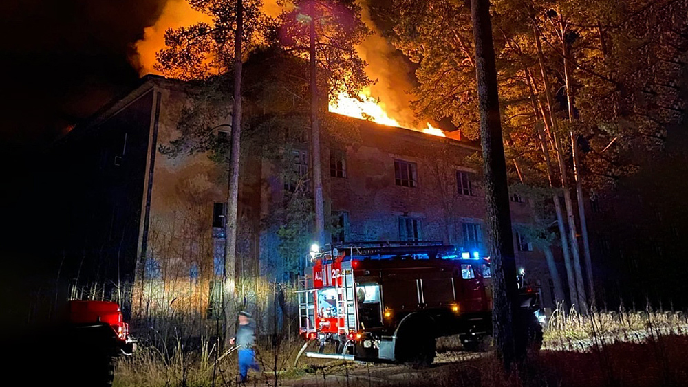 Финская казарма сгорела в Приладожье Карелии (ФОТО)