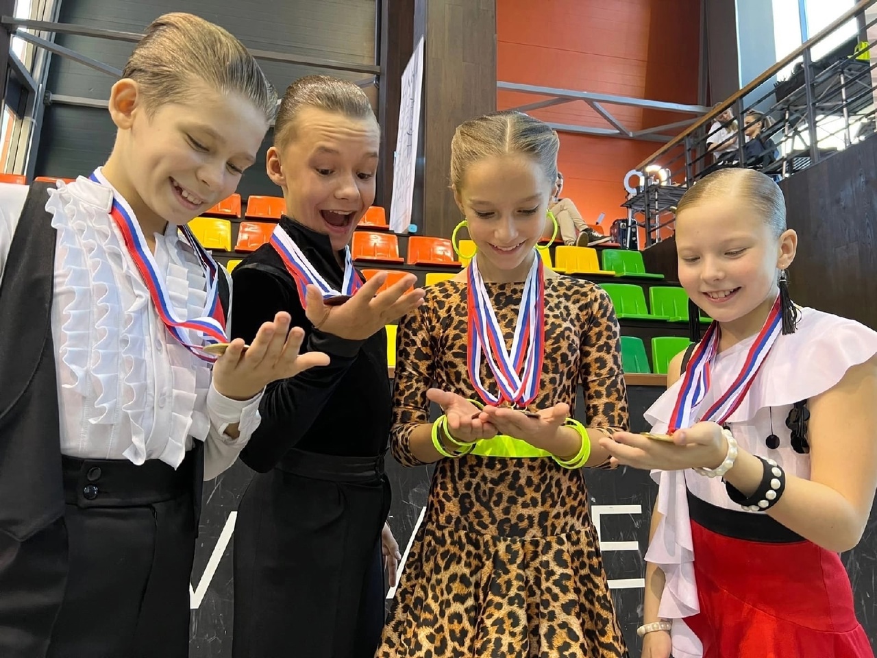 Юные бальники из Карелии завоевали медали петербургского рейтинг-турнира 