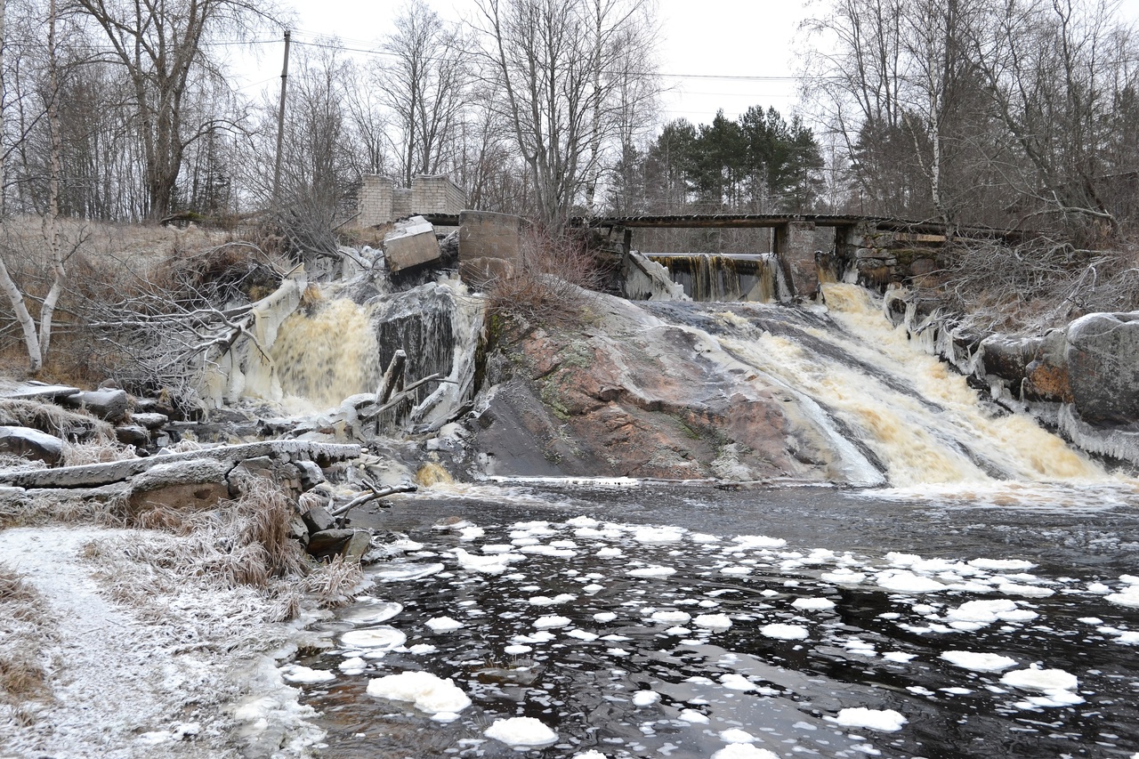 Мельничный водопад на юге Карелии начал выпекать «блинчики» (ФОТО)
