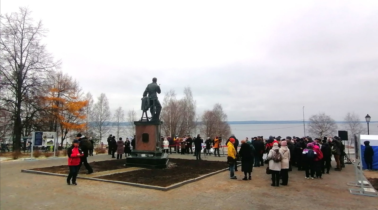 «Буря в стакане утихнет»: глава Петрозаводска открыл памятник ювелиру Перхину (ФОТО)