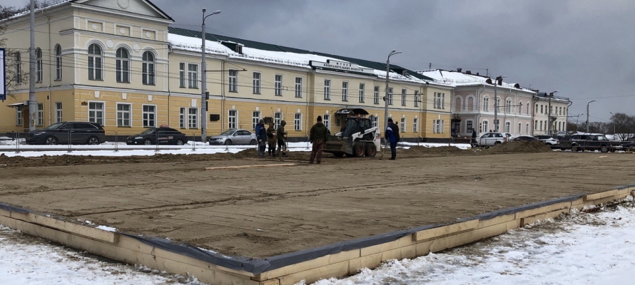 Автомобилям временно запретят въезжать на площадь Кирова в Петрозаводске из-за установки катка