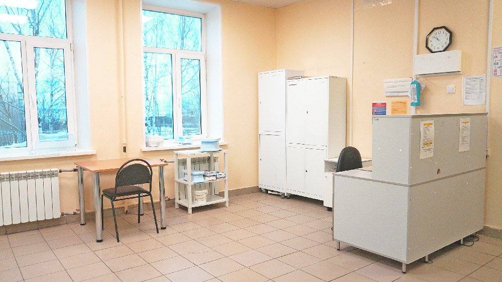 Персиковый цвет: сотрудники инфекционной больницы в Петрозаводске отремонтировали отделение на 40 пациентов