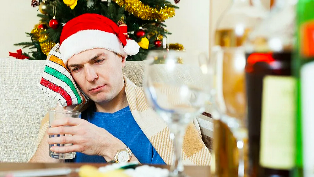 Специалист по терапии Минздрава РФ: Проводить праздники в дружбе с алкоголем категорически нельзя