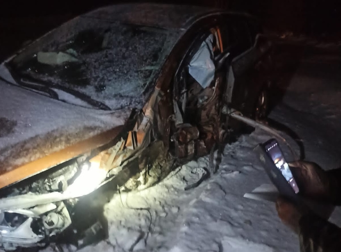 Появились фото дорожной аварии с пострадавшими на юге Карелии