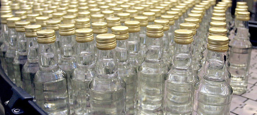 Полиция изъяла у жителя Карелии более 600 литров немаркированного алкоголя