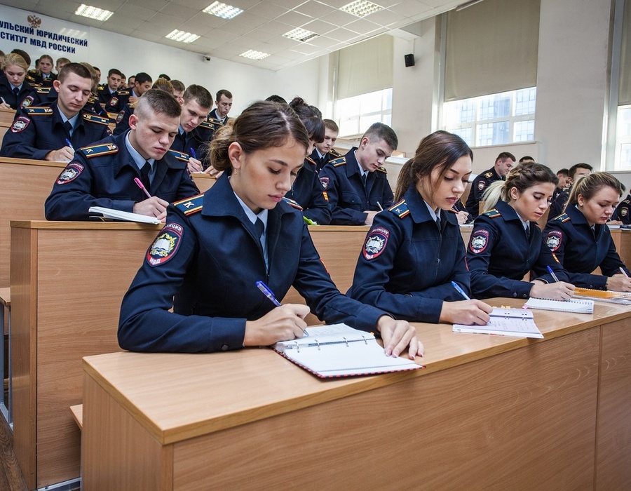 Жителей Карелии зовут на учебу в вузы МВД