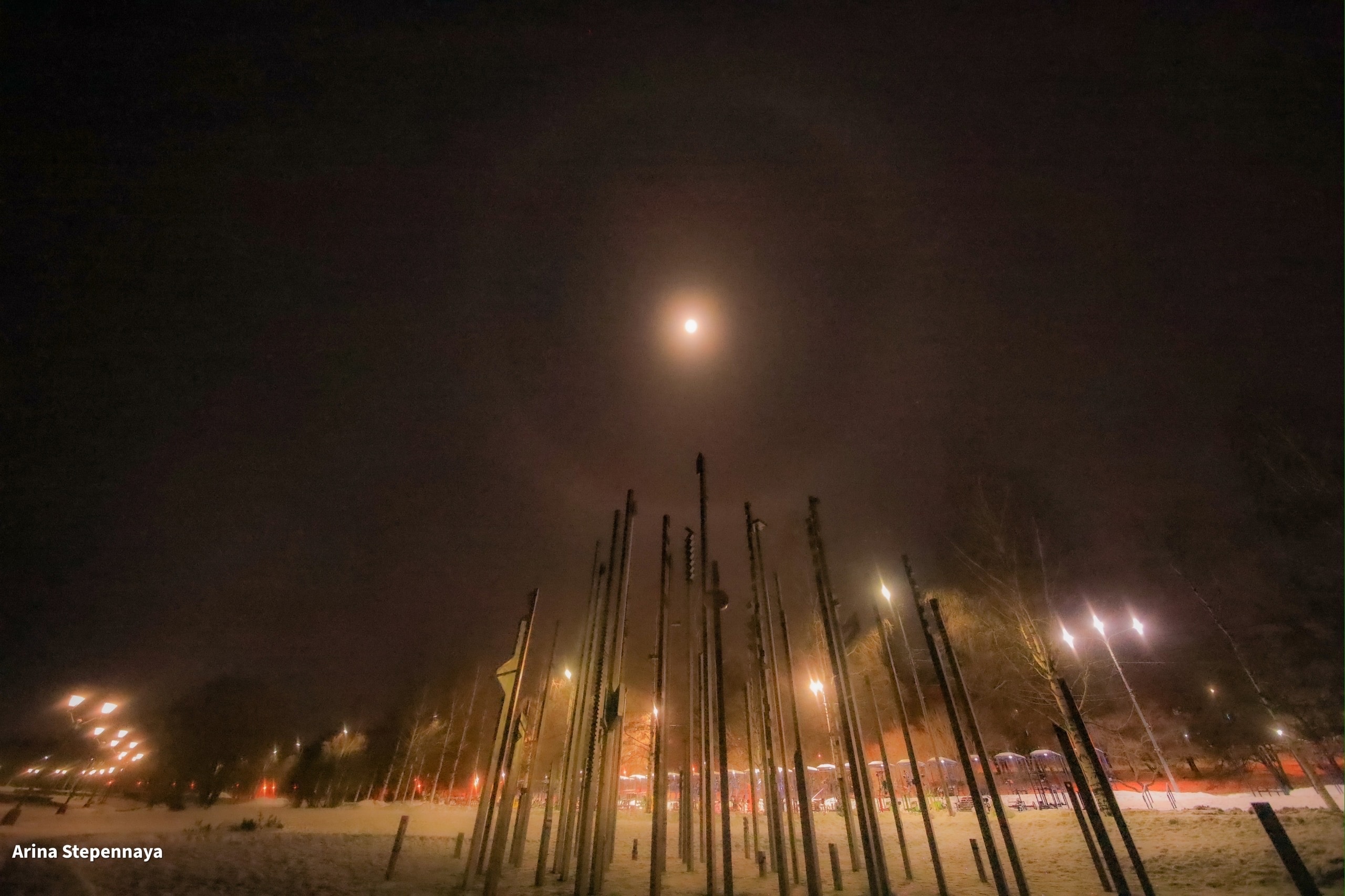 Лунное гало озарило Петрозаводск в ночь после Рождества (ФОТО)