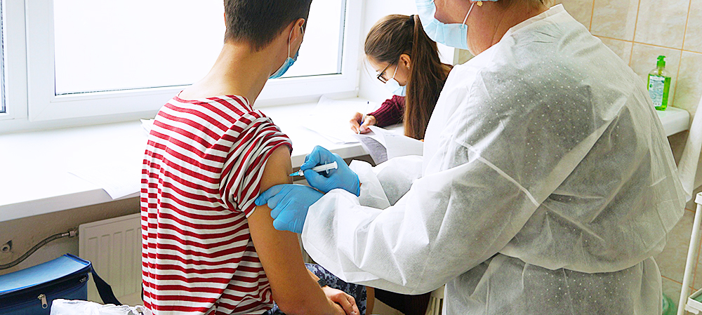 Вакцинация от коронавируса в Петрозаводске не останавливается ни на день