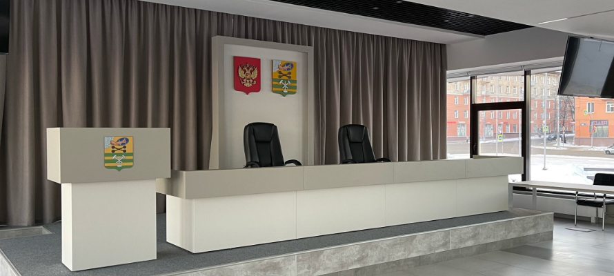Посмотрите, как за 18 млн рублей в мэрии Петрозаводска отремонтировали зал для публичных слушаний (ФОТО)