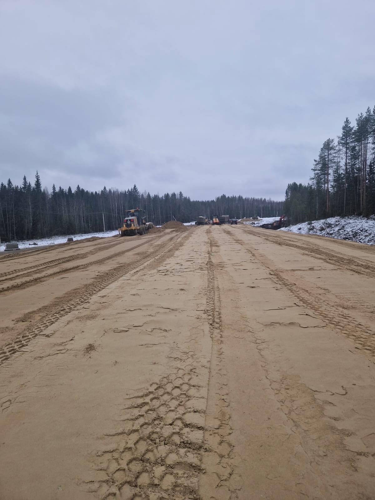 Самый сложный участок трассы Петрозаводск - Суоярви ремонтируют даже зимой (ФОТО)