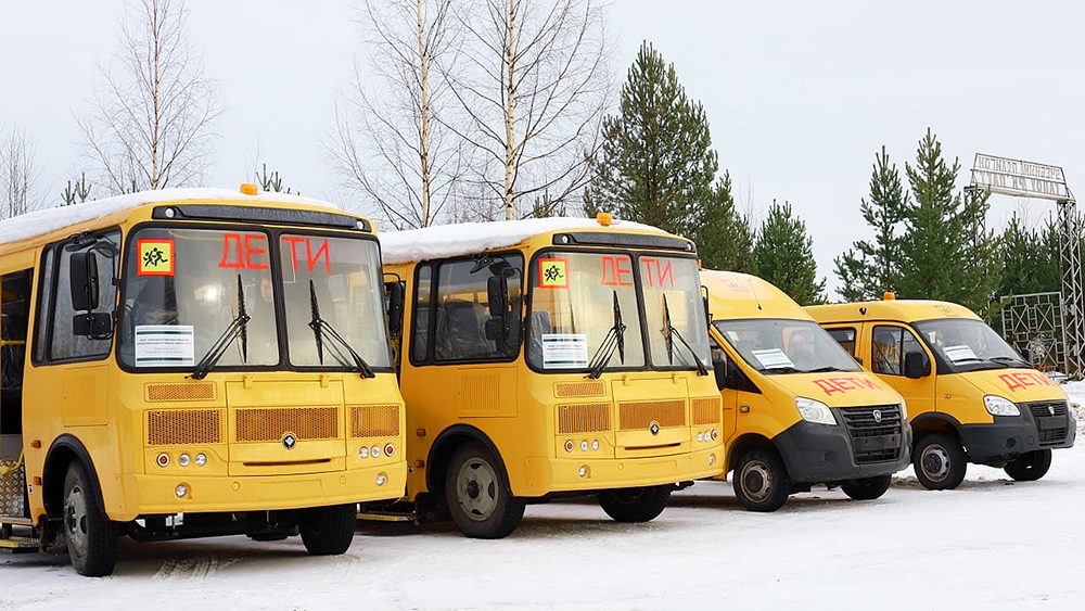 Школьные автобусы северной комплектации отправились в районы Карелии