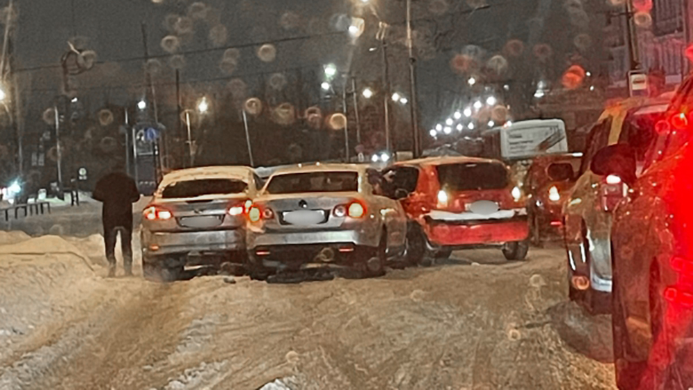 Стали известны подробности аварии с участием трех автомобилей в Петрозаводске (ФОТО)