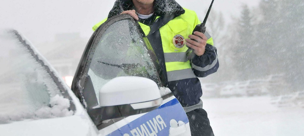 Полицейские в Карелии спасли из снежного плена людей, мечтавших посмотреть укрепрайон