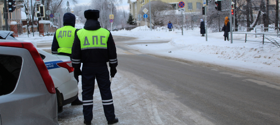 Инспекторы  ГИБДД в Петрозаводске ежедневно ловят по 2-3 пьяных водителя