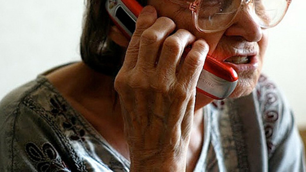 В Карелии пенсионерка оскорбила оппонентку через «голосовую почту»