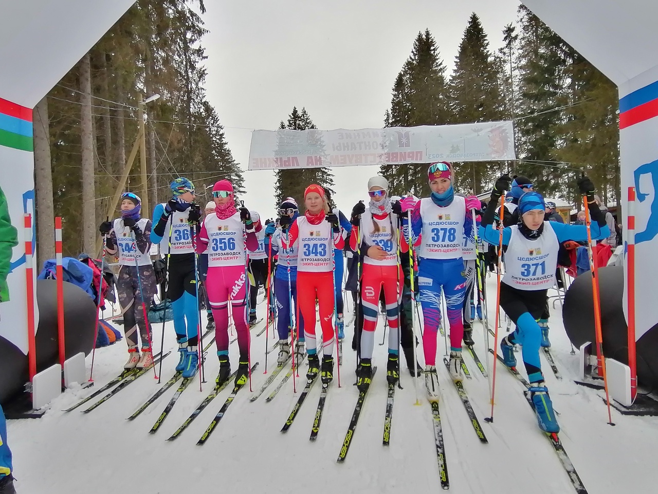 Более 400 лыжников приняли участие в гонке «Фонтаны» в Петрозаводске (ФОТО)