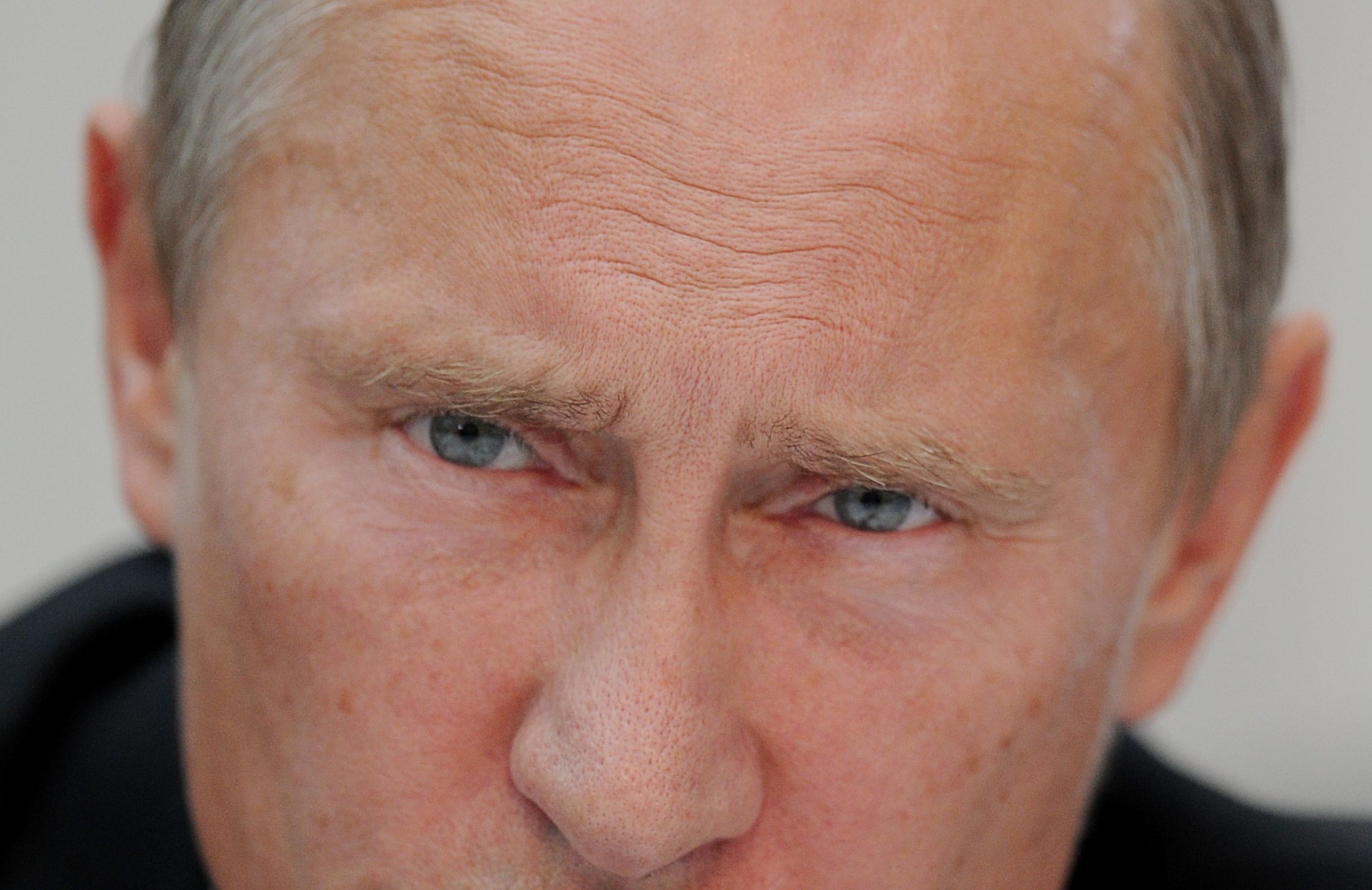 Глаза у федора выразительные взгляд прям суров. Взгляд Путина. Подозрительный взгляд Путина. Осуждающий взгляд.