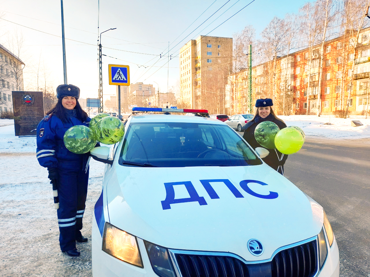 Шарики цвета хаки получили водители от ГИБДД Петрозаводска (ФОТО) | СТОЛИЦА  на Онего