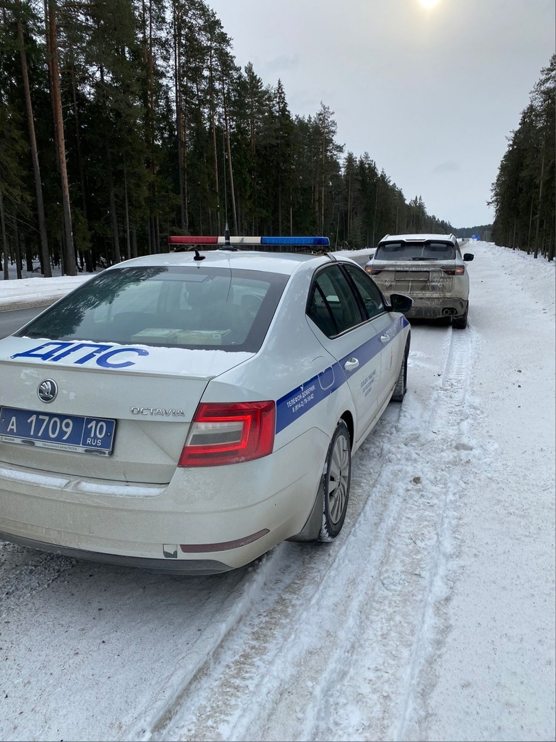 Автоинспекторы поймали любителей опасного обгона в Карелии (ФОТО)