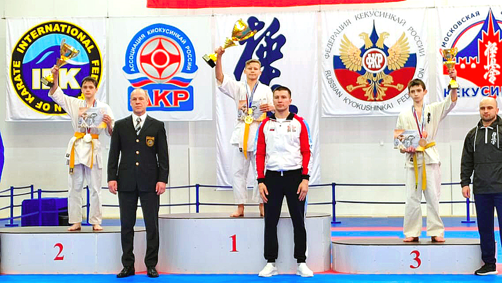 Юные каратисты из Петрозаводска завоевали несколько медалей на Первенстве России