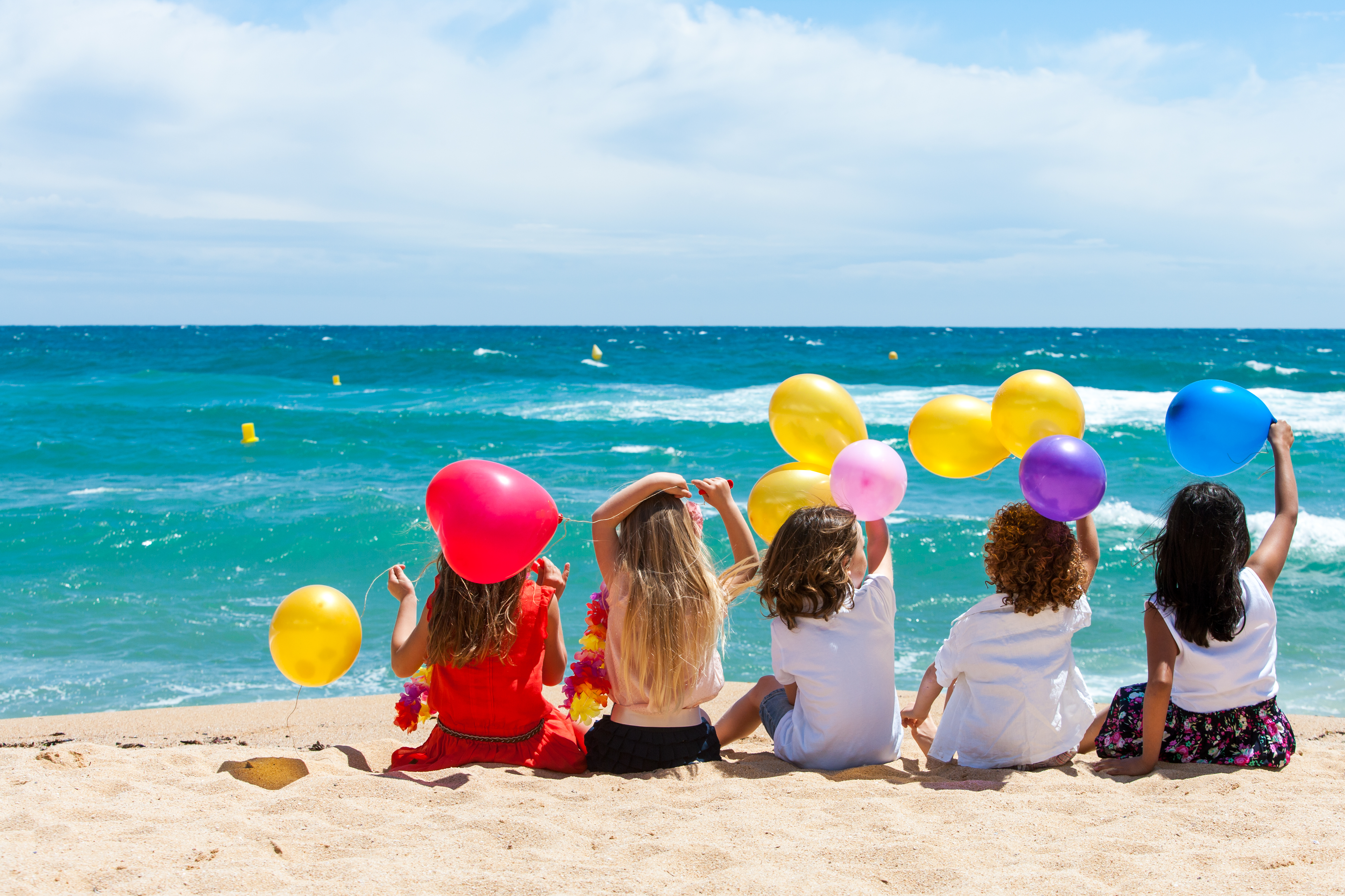 Черное море пляж для детей. Дети на море. Лето дети. Летние каникулы. Лето дети море.