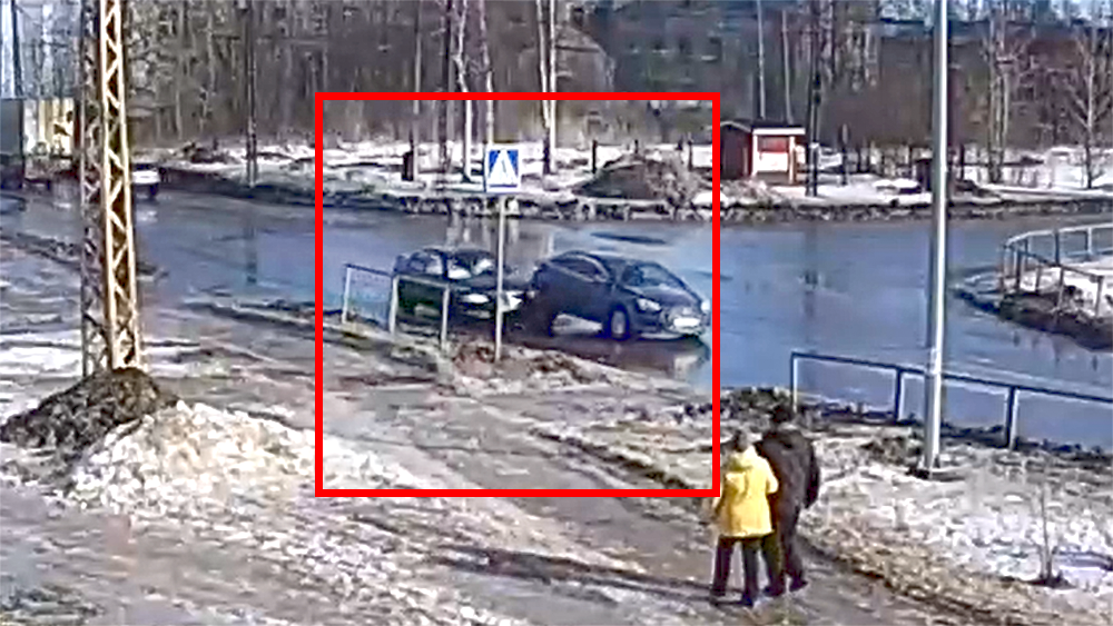 Жесткое ДТП в Петрозаводске попало в объектив камеры видеонаблюдения