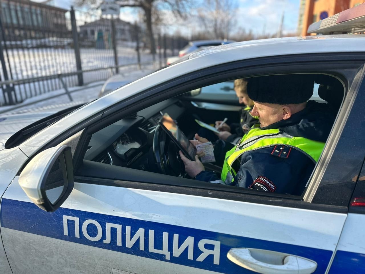 В одном из самых больших районов Петрозаводска проверят, как водители перевозят своих детей