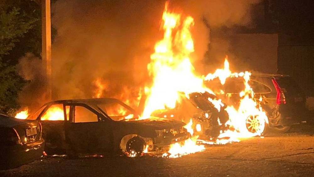Ругань из-за места на парковке в Карелии закончилась поджогом автомобиля